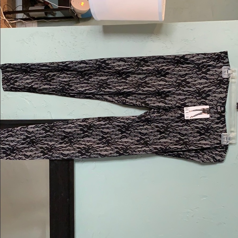 Lace leggings